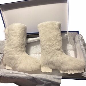 $695 100% Lamb Shearling Fur STUART WEITZMAN Shaggy White Moon Boots Box Dustbag
